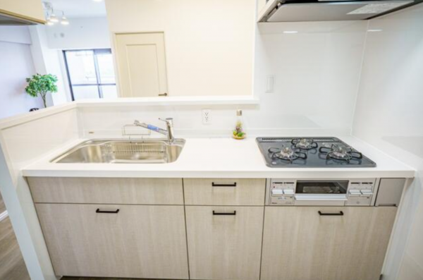 安城市古井町、マンションのキッチン画像です