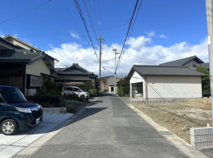 安城市安城町、新築一戸建ての前面道路を含む現地写真画像です
