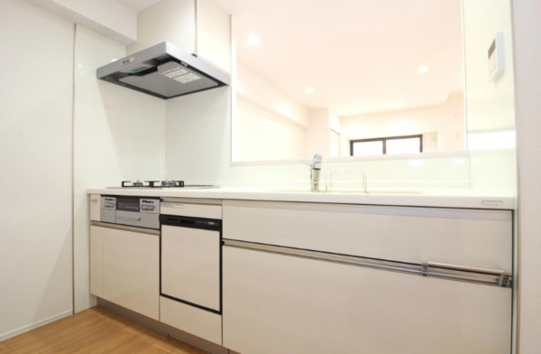 安城市今池町、マンションのキッチン画像です