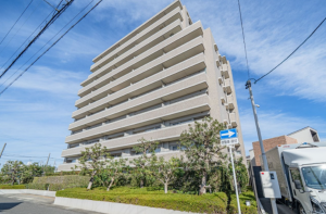 安城市朝日町、マンションの外観画像です