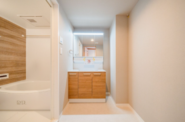 安城市朝日町、マンションの洗面画像です