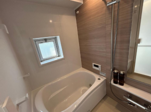 安城市桜町、マンションの風呂画像です