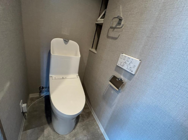 安城市桜町、マンションのトイレ画像です