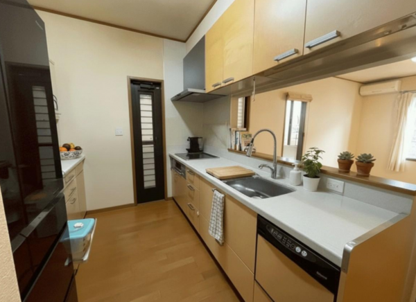 安城市里町、中古一戸建てのキッチン画像です