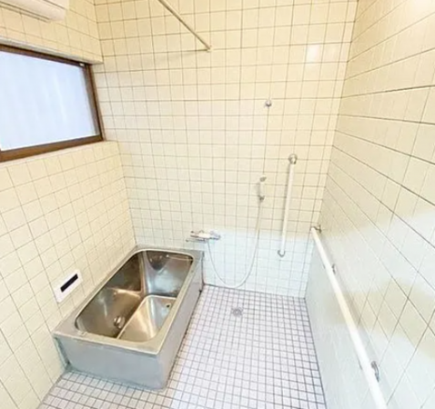 安城市里町、中古一戸建ての風呂画像です