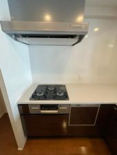 安城市住吉町、マンションのキッチン画像です