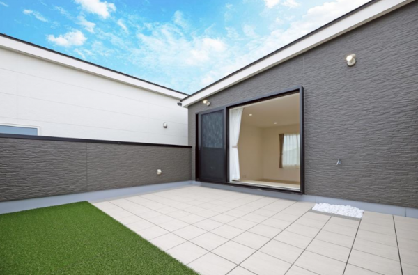 安城市百石町、新築一戸建てのバルコニー画像です