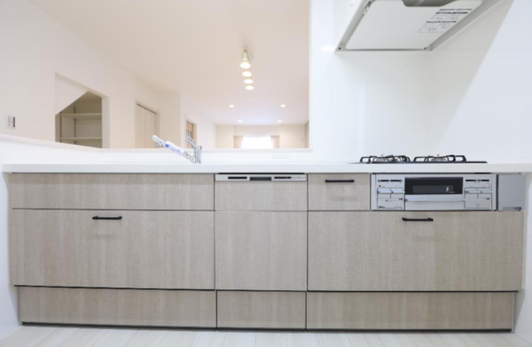 安城市百石町、新築一戸建てのキッチン画像です