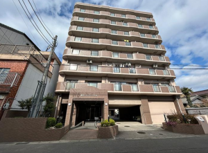 安城市朝日町、マンションの外観画像です