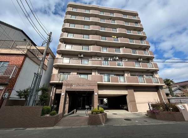 安城市朝日町、マンションの外観画像です