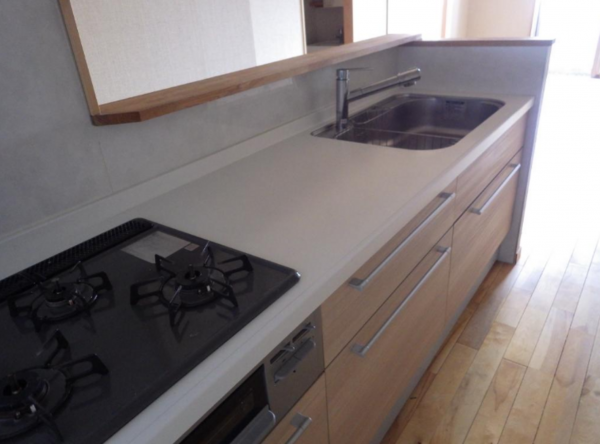 安城市横山町、マンションのキッチン画像です