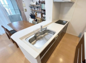 安城市朝日町、マンションのキッチン画像です