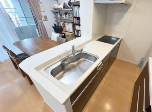 安城市朝日町、マンションのキッチン画像です