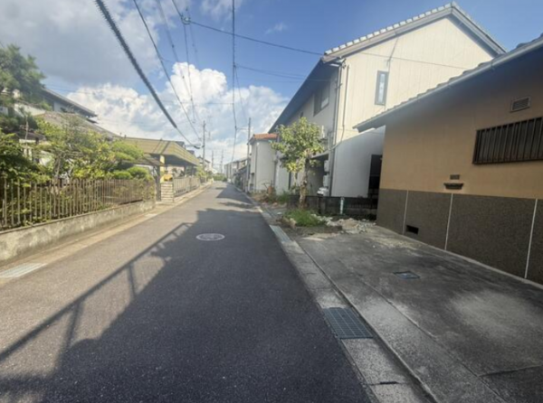 安城市西別所町、土地の前面道路を含む現地写真画像です