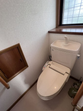 安城市横山町、中古一戸建てのトイレ画像です