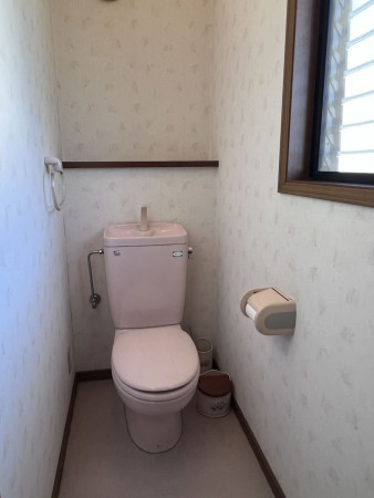 安城市横山町、中古一戸建てのトイレ画像です