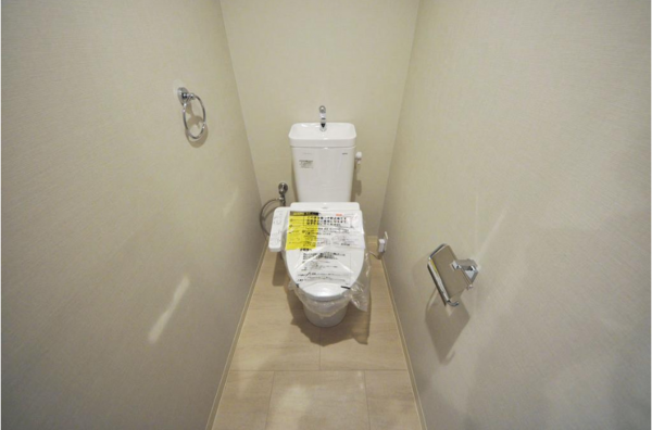 堺市堺区柳之町東、マンションのトイレ画像です