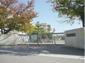 堺市堺区東雲西町、マンションの中学校画像です