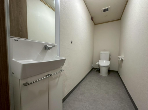 堺市堺区榎元町、マンションのトイレ画像です