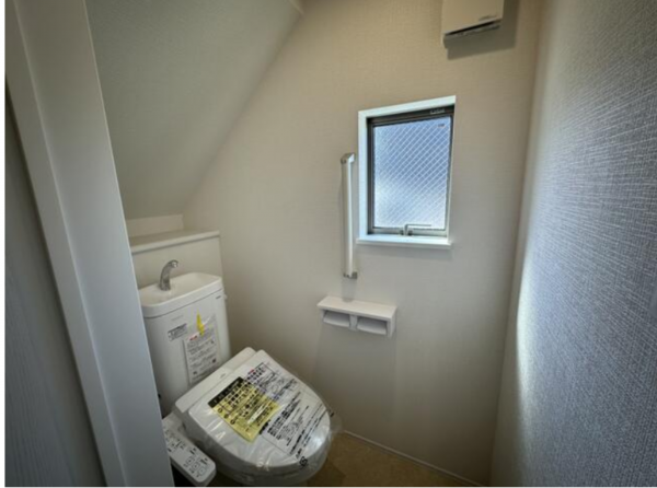 堺市堺区楠町、新築一戸建てのトイレ画像です