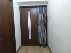 堺市堺区南清水町、マンションの玄関画像です