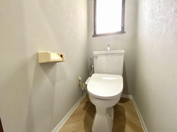 堺市堺区、中古一戸建てのトイレ画像です