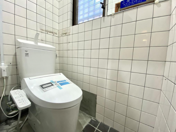 堺市堺区、中古一戸建てのトイレ画像です