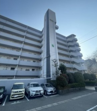 堺市堺区三宝町、マンションの外観画像です