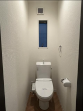 堺市堺区、中古一戸建てのトイレ画像です