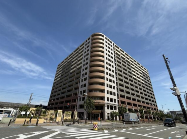 堺市堺区戎島町、マンションの外観画像です