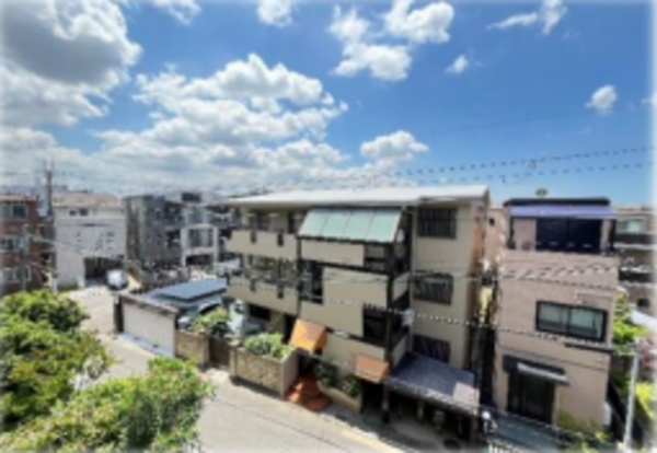 堺市堺区榎元町、マンションの外観画像です