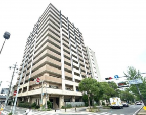 堺市堺区大町東、マンションの外観画像です
