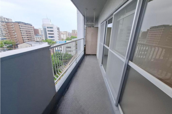 堺市堺区戎島町、マンションのバルコニー画像です