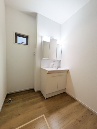 堺市堺区老松町、新築一戸建ての洗面画像です