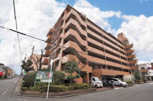 堺市堺区中之町西、マンションの外観画像です