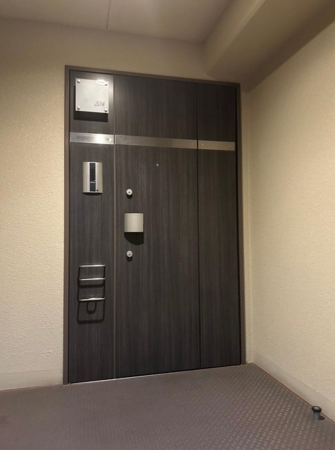 堺市堺区北安井町、マンションの玄関画像です