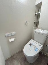 堺市堺区北庄町、マンションのトイレ画像です