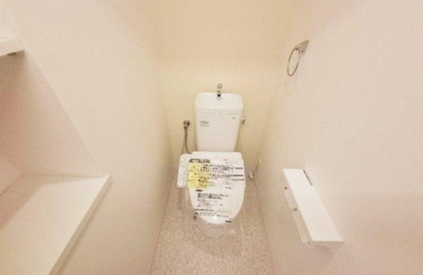 堺市堺区向陵中町、マンションのトイレ画像です