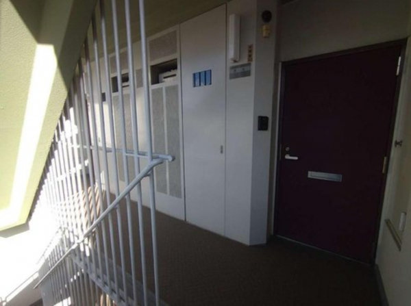 堺市堺区七道西町、マンションの玄関画像です