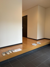 堺市堺区八千代通、中古一戸建ての玄関画像です