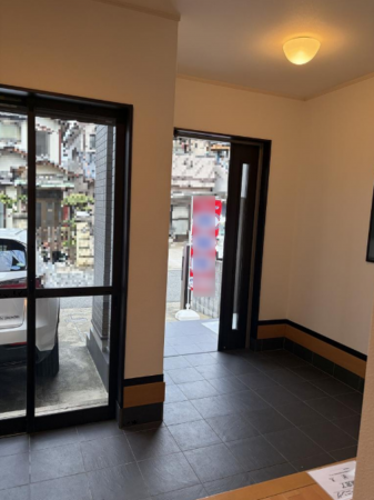 堺市堺区八千代通、中古一戸建ての玄関画像です