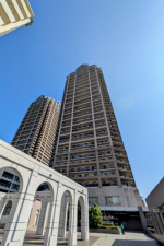 堺市堺区田出井町、マンションの外観画像です