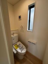 堺市堺区石津町、新築一戸建てのトイレ画像です