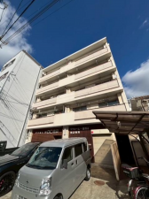堺市堺区出島町、マンションの外観画像です