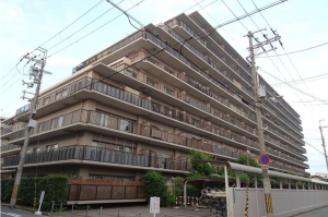 堺市堺区柏木町、マンションの外観画像です