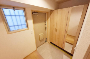 堺市堺区柏木町、マンションの玄関画像です