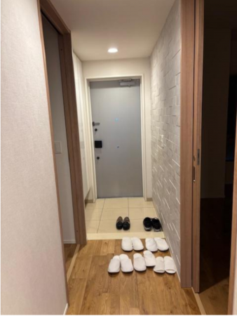 堺市堺区向陵西町、マンションの玄関画像です