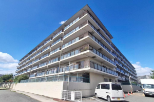 堺市堺区賑町、マンションの外観画像です