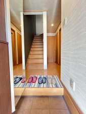 堺市堺区南田出井町、中古一戸建ての玄関画像です