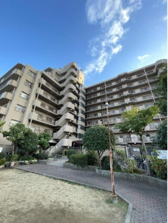 堺市堺区錦綾町、マンションの外観画像です